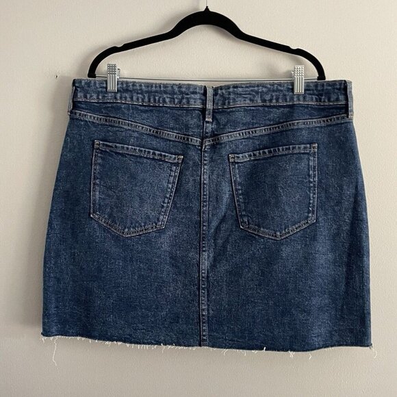 Old Navy Womn 16 Higher High-Rise Button-Fly OG Straight Cut-Off Mini Jean Skirt - Picture 8 of 11
